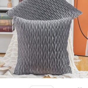 MADIZZ Set of 2 Super Soft Velvet Decorative Throw Pillow Covers